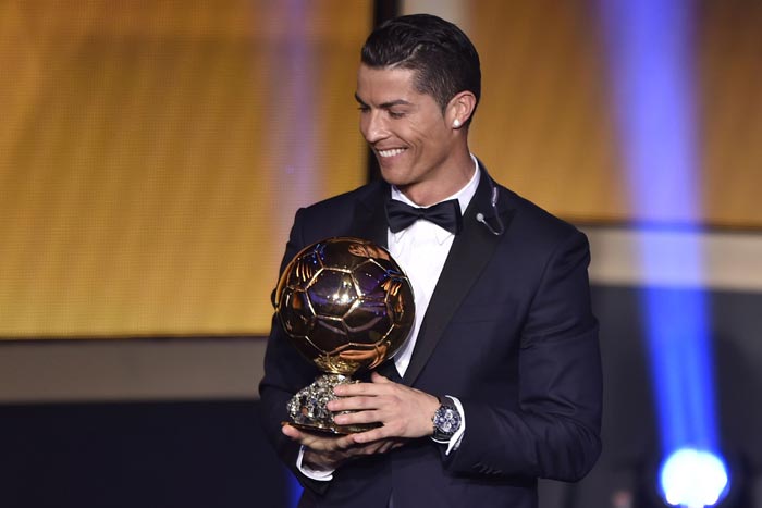 Ronaldo Raih Ballon d'Or 2014!