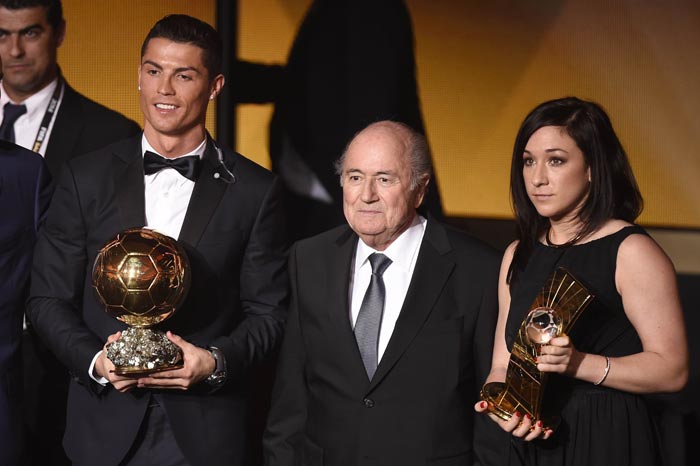 Ronaldo Raih Ballon d'Or 2014!
