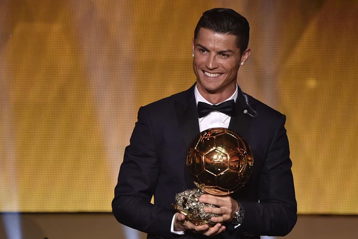 Ronaldo Raih Ballon d'Or 2014!