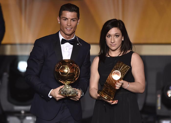 Ronaldo Raih Ballon d'Or 2014!