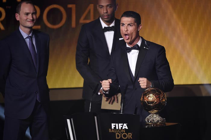 Ronaldo Raih Ballon d'Or 2014!
