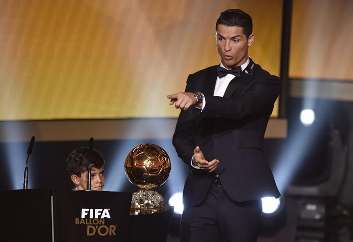 Ronaldo Raih Ballon d'Or 2014!