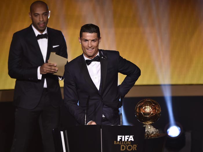 Ronaldo Raih Ballon d'Or 2014!
