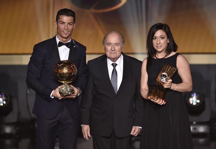 Ronaldo Raih Ballon d'Or 2014!