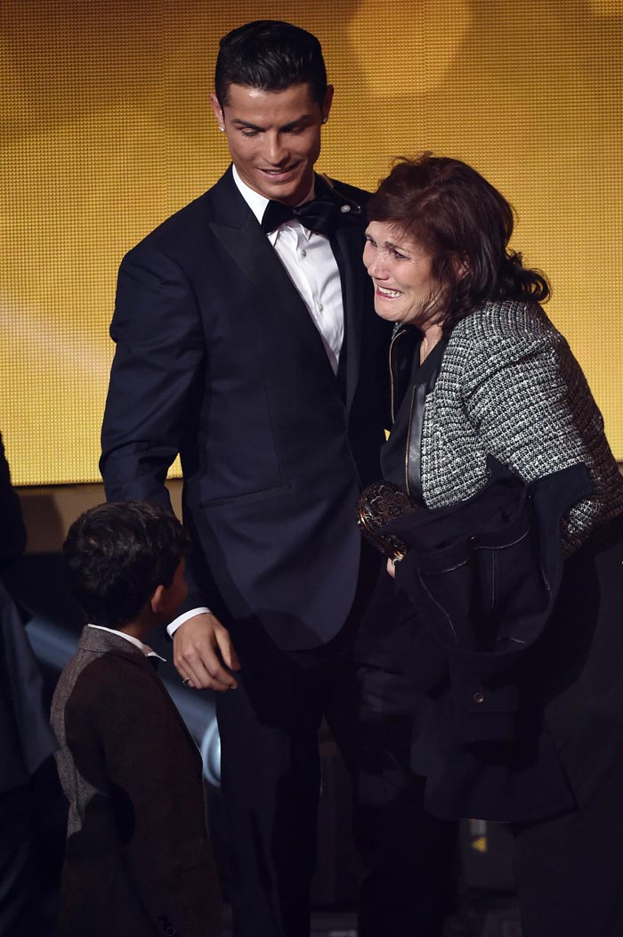 Ronaldo Raih Ballon d'Or 2014!
