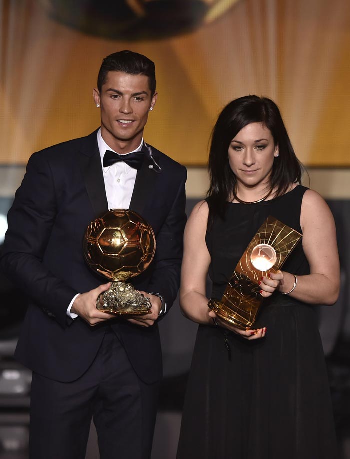 Ronaldo Raih Ballon d'Or 2014!