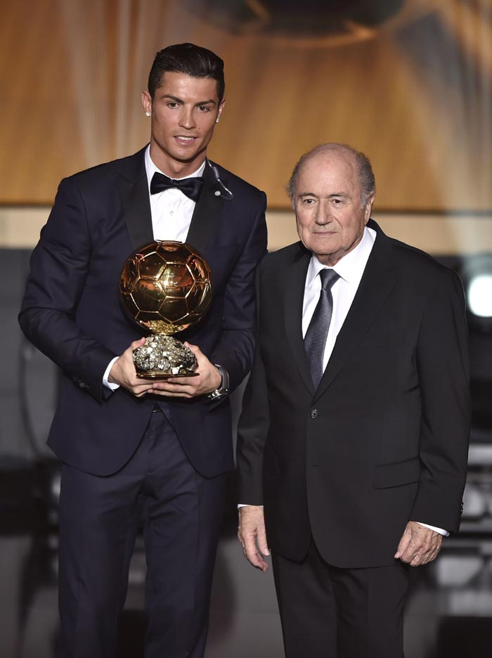 Ronaldo Raih Ballon d'Or 2014!