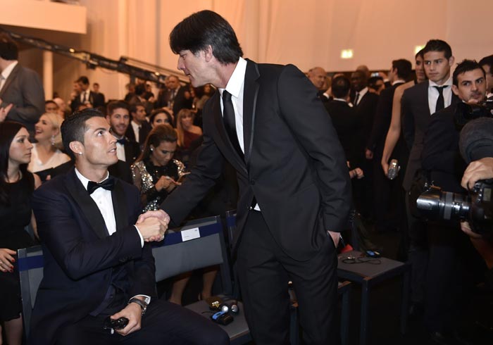 Ronaldo Raih Ballon d'Or 2014!