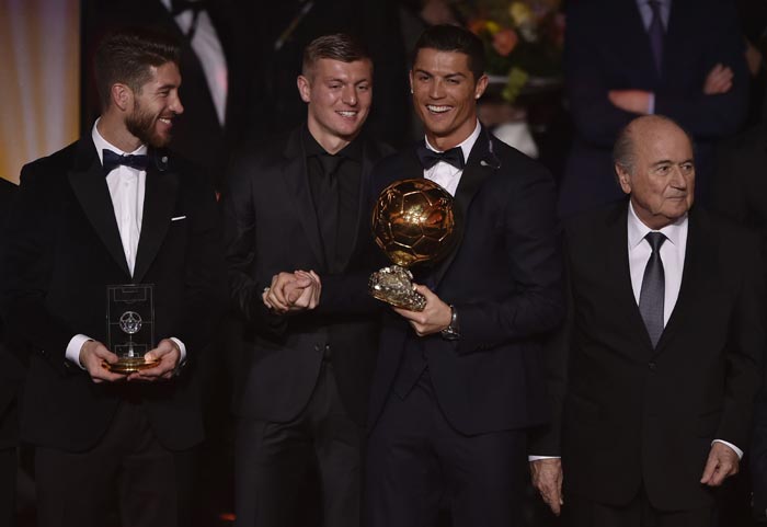 Ronaldo Raih Ballon d'Or 2014!