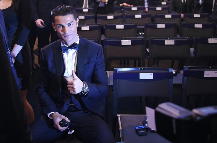 Ronaldo Raih Ballon d'Or 2014!