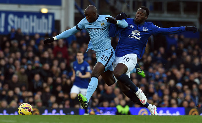The Citizens Tertahan di Goodison Park