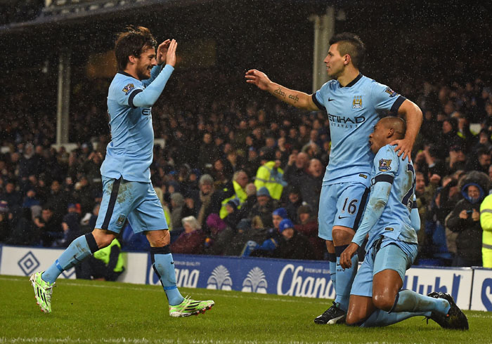 The Citizens Tertahan di Goodison Park