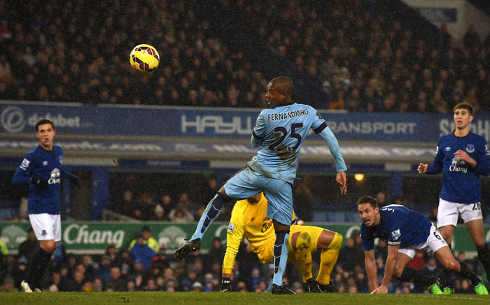 The Citizens Tertahan di Goodison Park