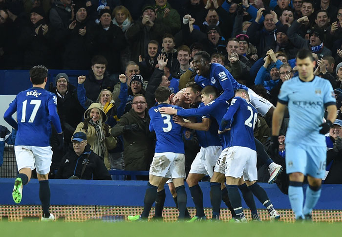 The Citizens Tertahan di Goodison Park