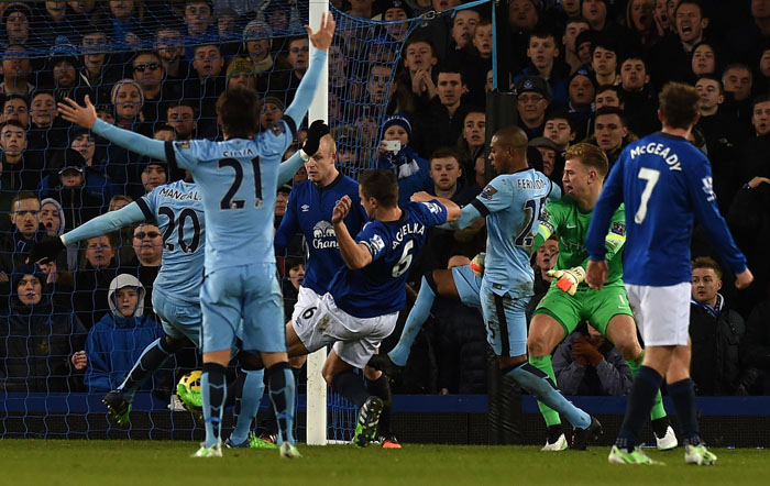The Citizens Tertahan di Goodison Park