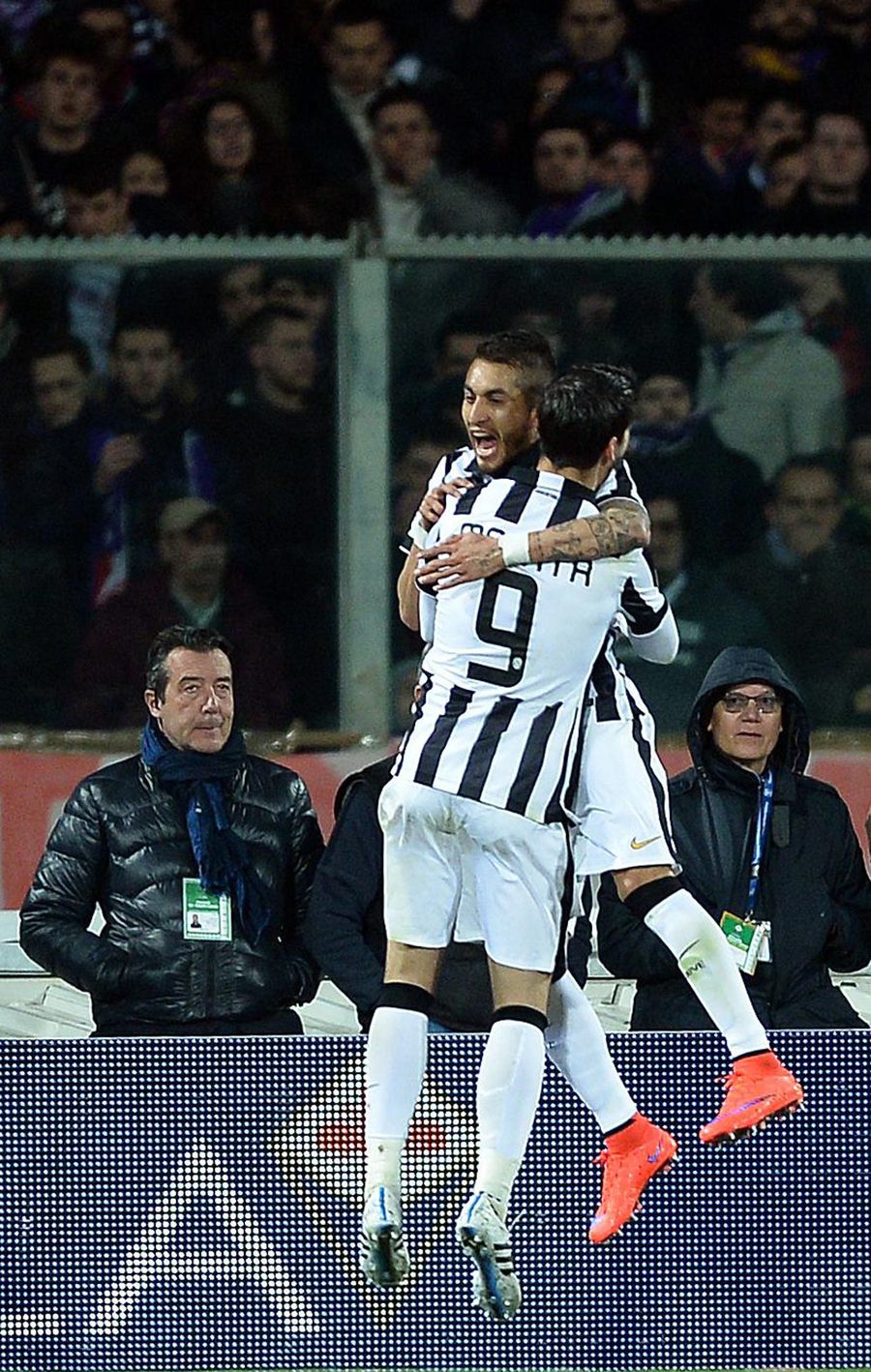 Balik Kedudukan, Juventus Hajar Fiorentina