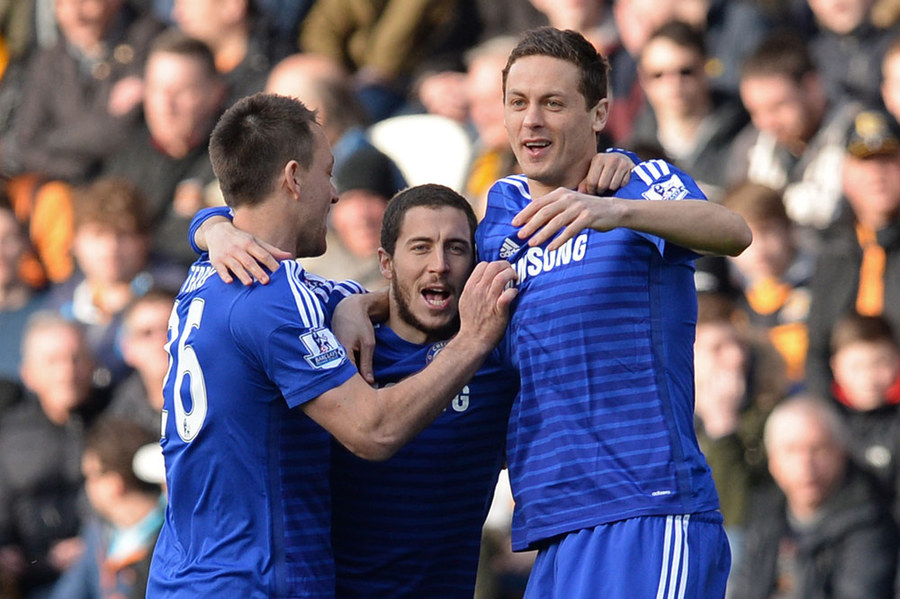 Chelsea Menang, Nyaman di Puncak