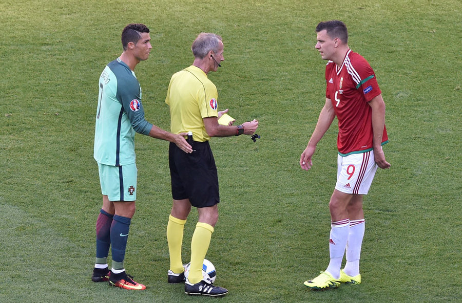 Dua Gol Ronaldo Loloskan Portugal