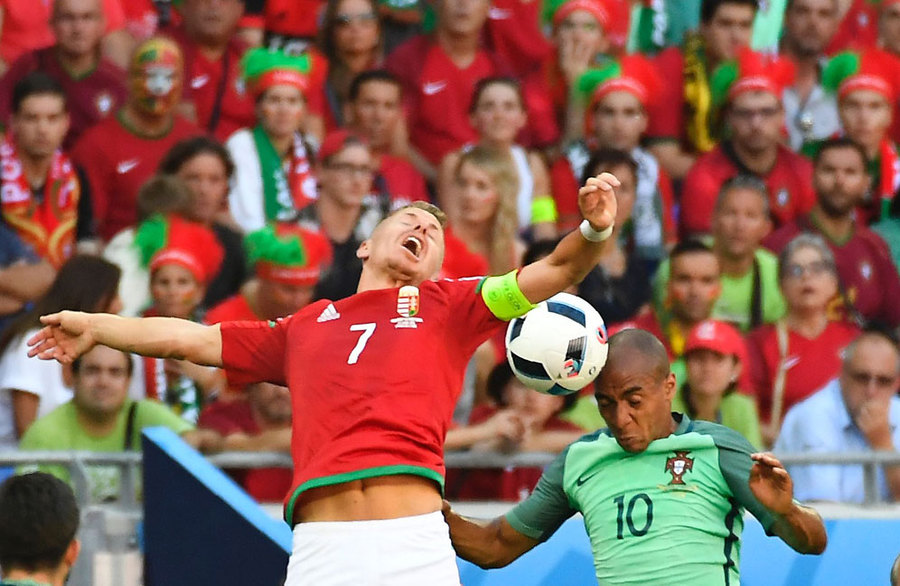 Dua Gol Ronaldo Loloskan Portugal