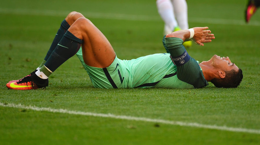 Dua Gol Ronaldo Loloskan Portugal