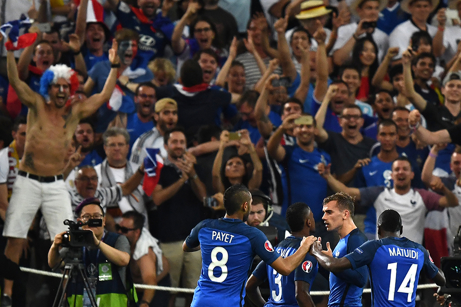 Brace Griezmann Pastikan Prancis ke Final