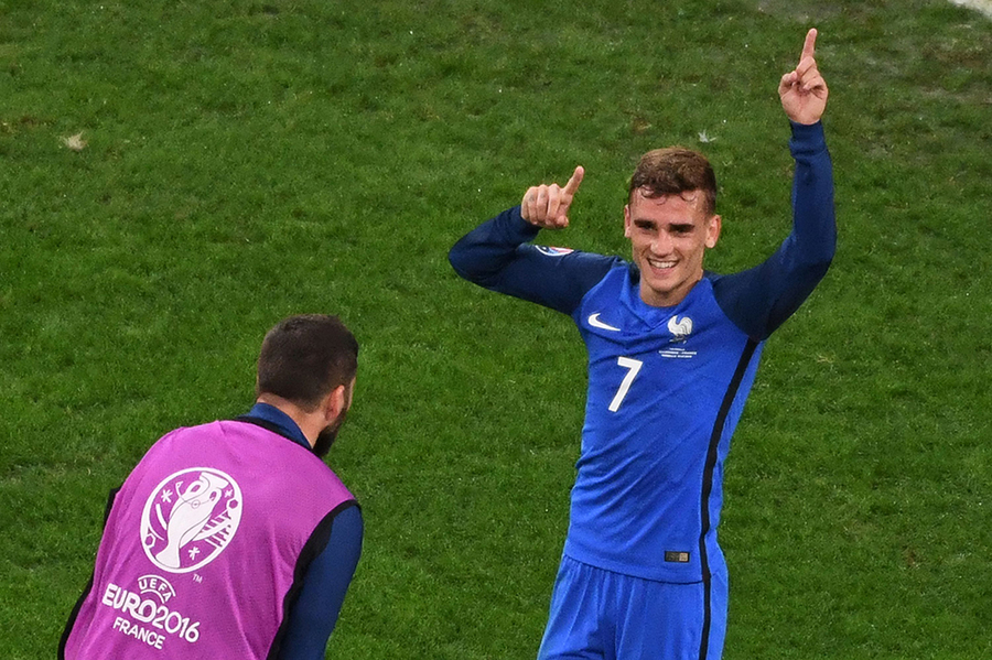 Brace Griezmann Pastikan Prancis ke Final