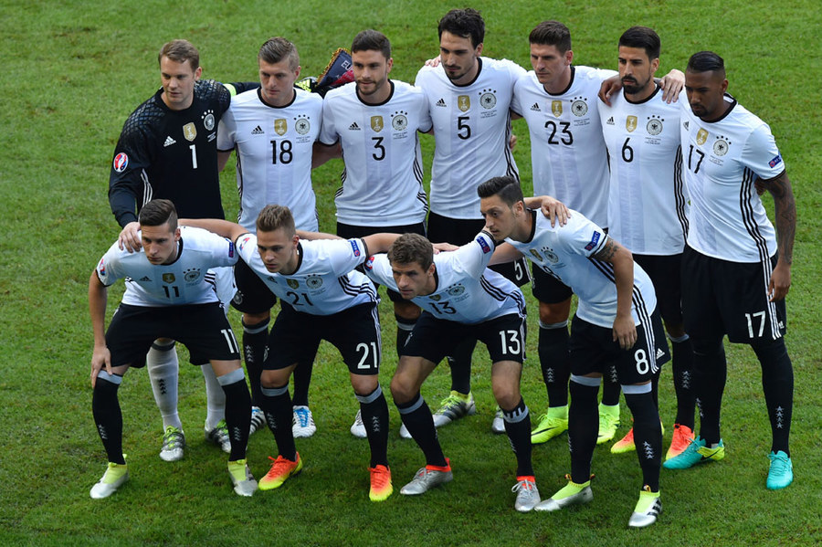 Mesin Mulai Panas, Jerman Dengan Mudah Lindas Slovakia