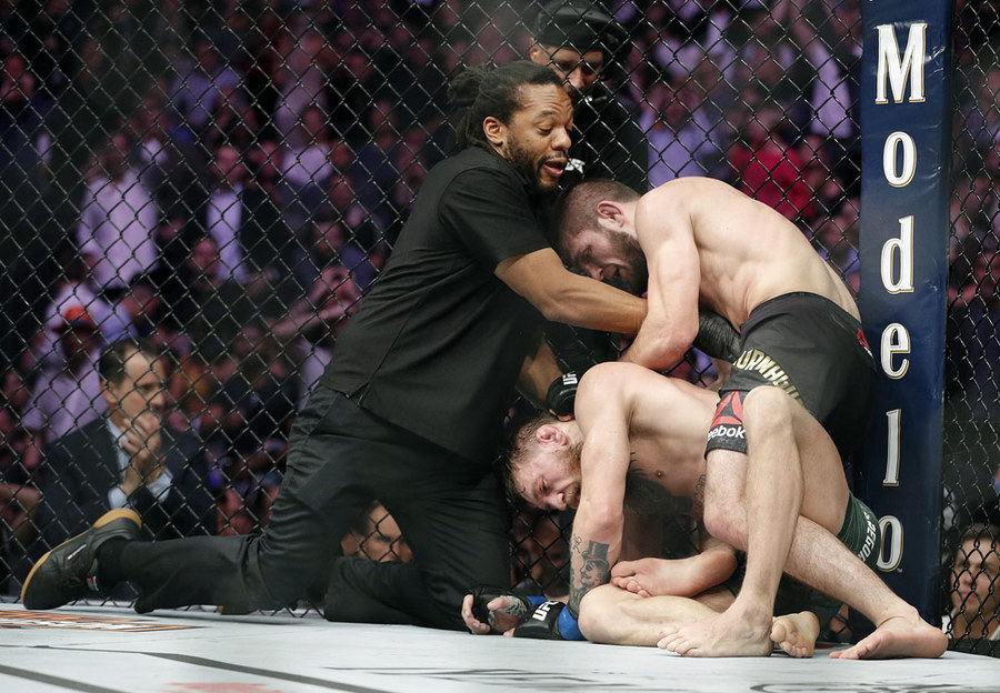 Khabib Nurmagomedov Sang Penakluk Conor McGregor