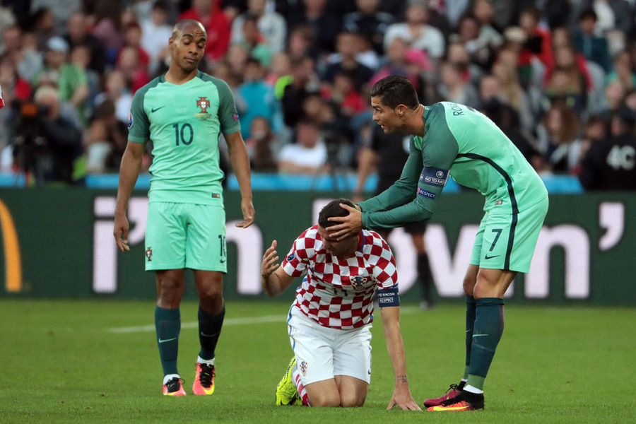 Dramatis, Portugal ke Perempat Final