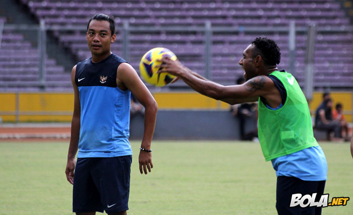 Foto : "Kemesraan" Pemain ISL dan IPL di Latihan Timnas ...