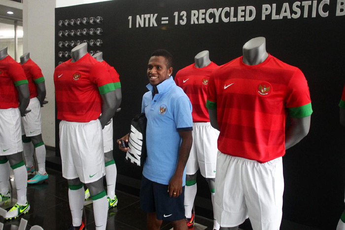Foto : Jersey Baru, Semangat Baru di Piala AFF 2012 Bola.net Foto : Jersey Baru, Semangat Baru di Piala AFF 2012 Bola.net