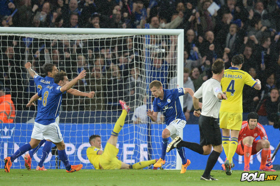 Comeback, Selangkah Lagi Chelsea Juara Premier League 2014-15.