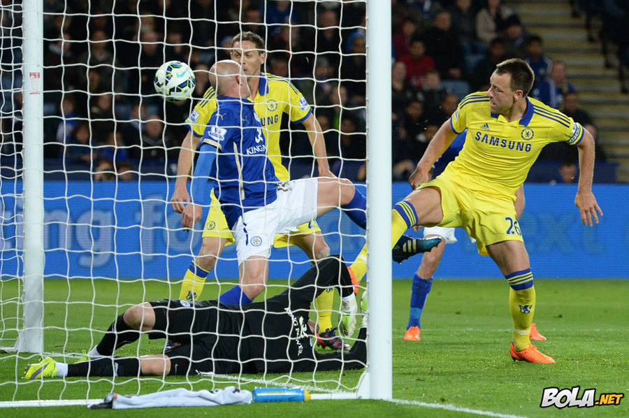 Comeback, Selangkah Lagi Chelsea Juara Premier League 2014-15.