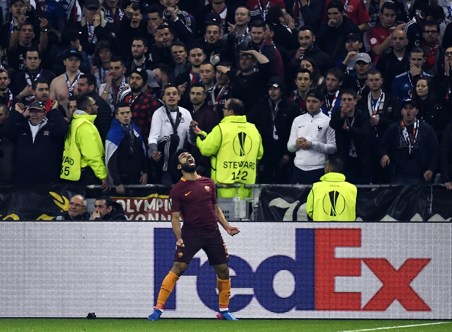 Roma Runtuh di Lyon