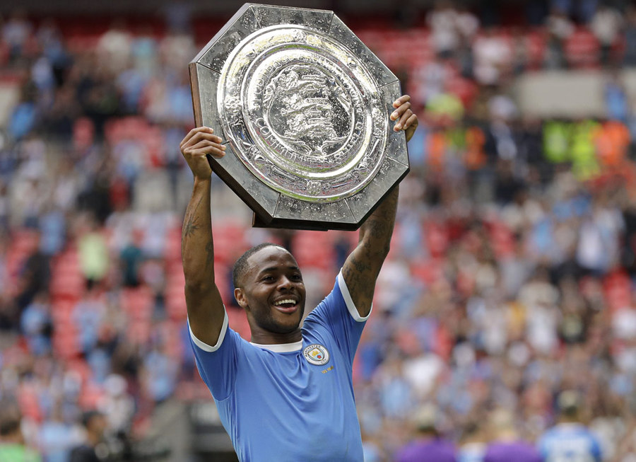 Manchester City Raih Trofi Pertama