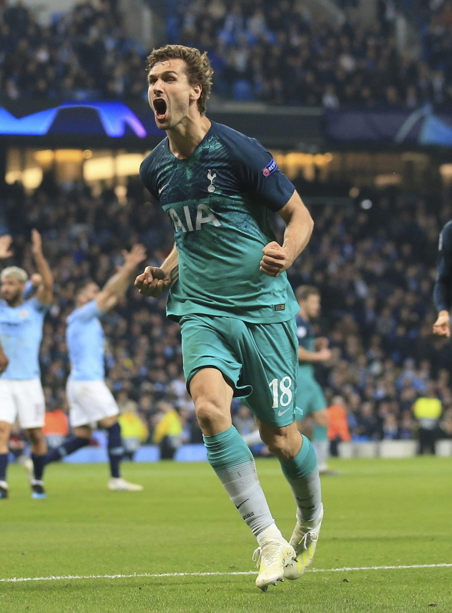 Tottenham Kubur Mimpi Man City