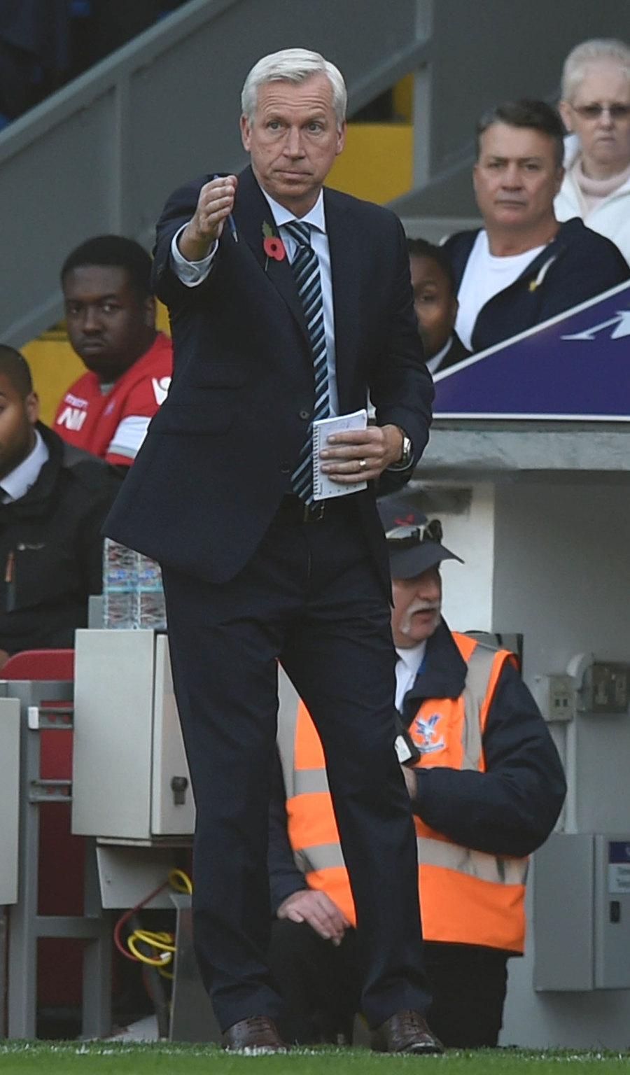 Manchester United Tertahan di Selhurst Park