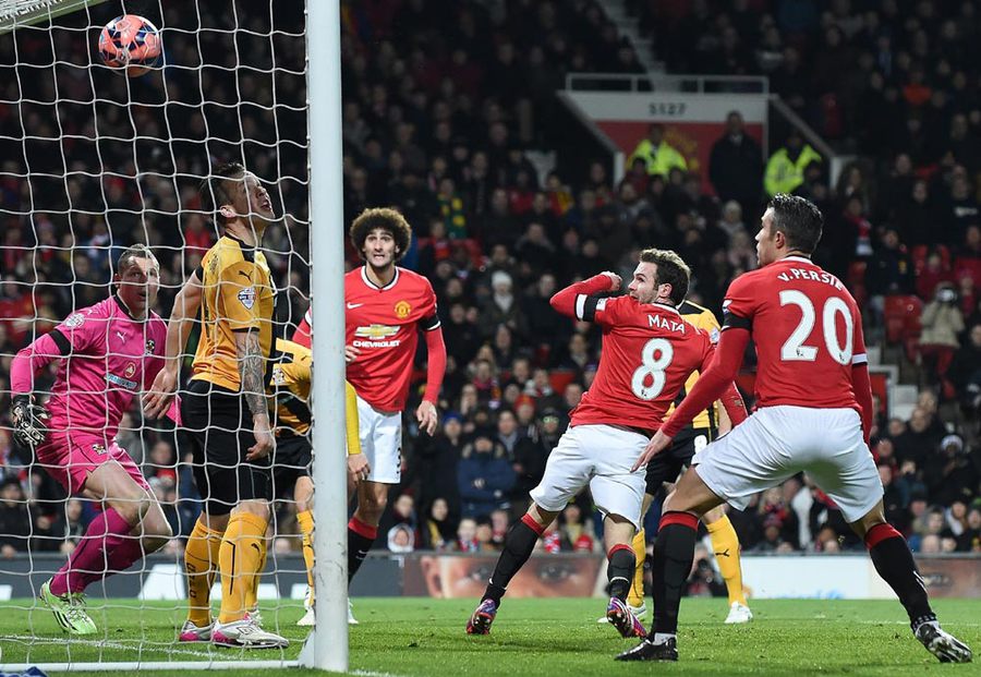 United Menang Mudah Atas Cambridge