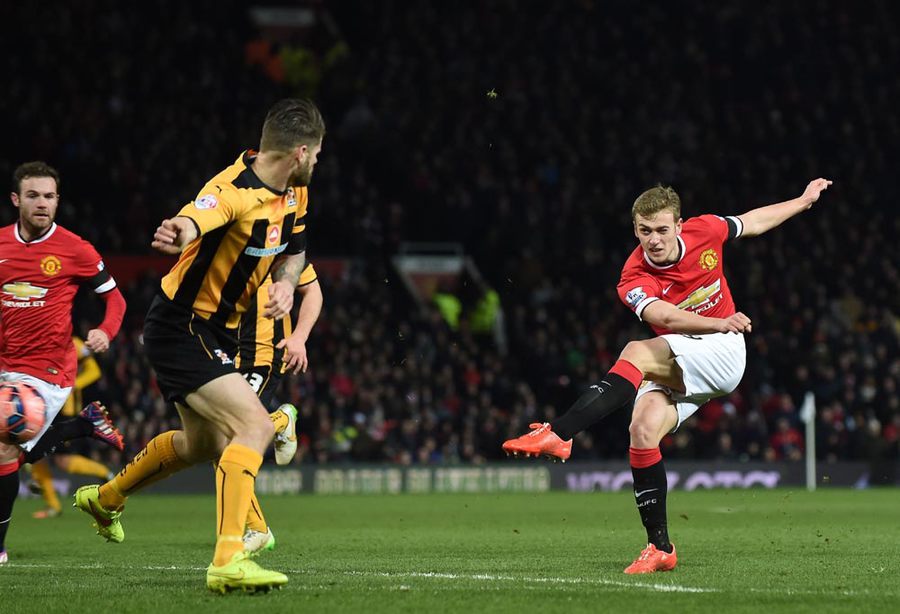 United Menang Mudah Atas Cambridge