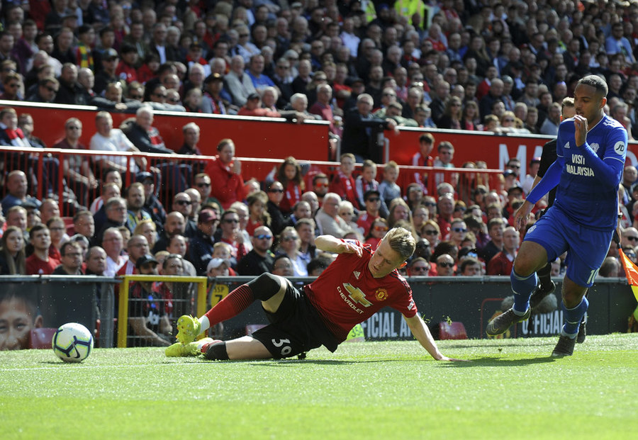 Cardiff Bikin Old Trafford Terdiam