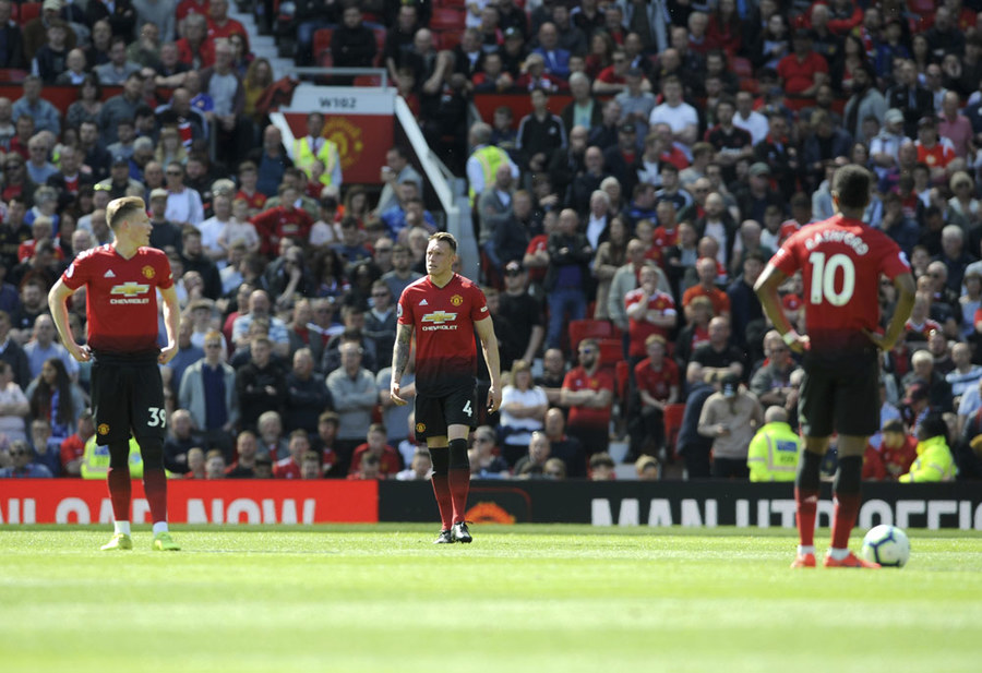 Cardiff Bikin Old Trafford Terdiam