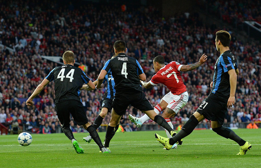 Brace Depay Antarkan MU Bekuk Brugge