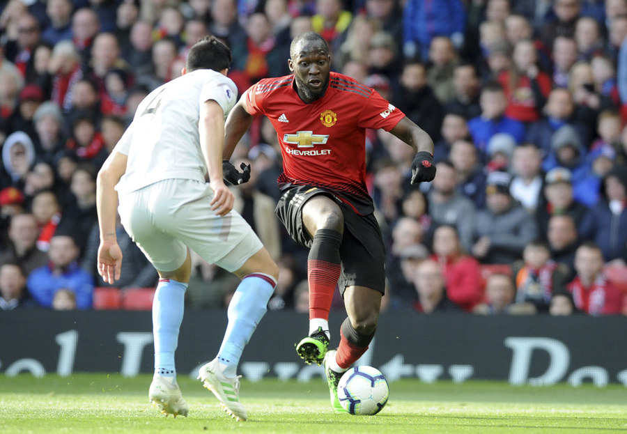 Dua Gol Pogba Taklukkan West Ham