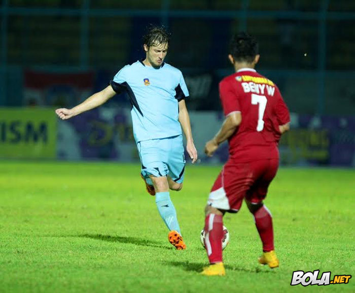 Kalahkan Persela, Arema ke Semifinal