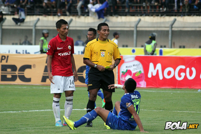 Foto : Parkir Bus Persija Redam Persib - Bola.net