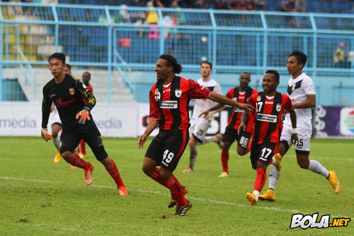 Persipura Bantai Mitra Kukar
