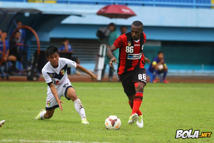 Persipura Bantai Mitra Kukar