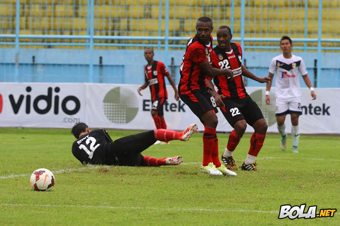 Persipura Bantai Mitra Kukar