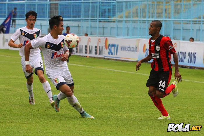 Persipura Bantai Mitra Kukar