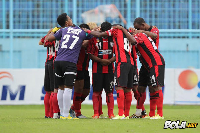 Persipura Bantai Mitra Kukar
